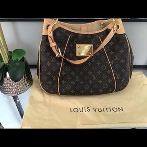 Authentic Louis Vuitton galleria pm